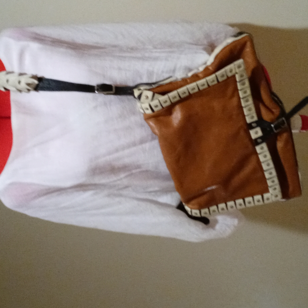 Bella Dolci Leather Bag - Picture 2 of 12